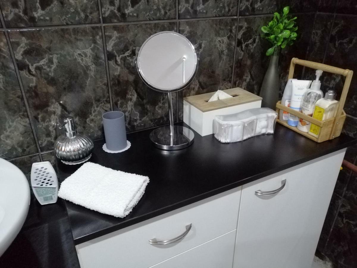 Miamea Apartment トゥヘリスケ・トプリツェ エクステリア 写真